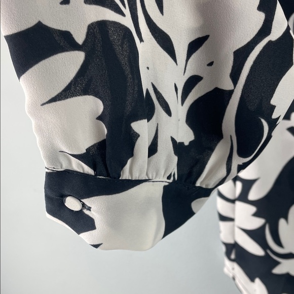 J. Crew Floral Blouse Size 2 - Picture 9 of 11